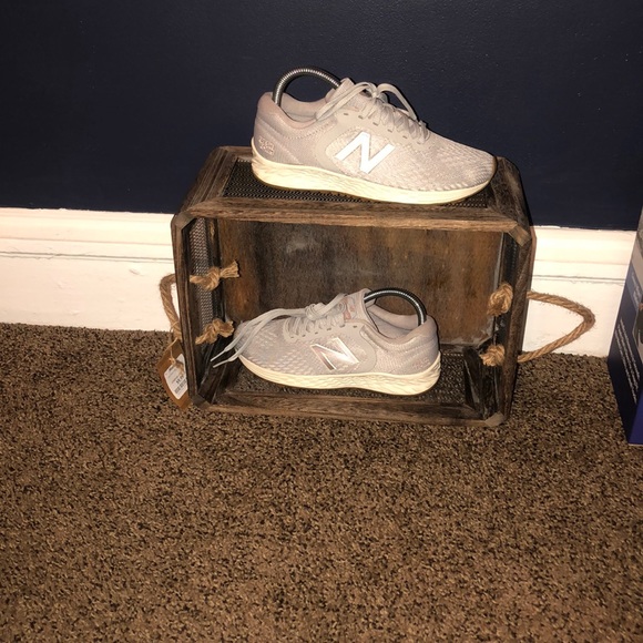 New Balance Shoes - Running Shoes
